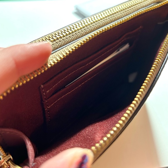 Biege Coach leather wristlet - Picture 3 of 5